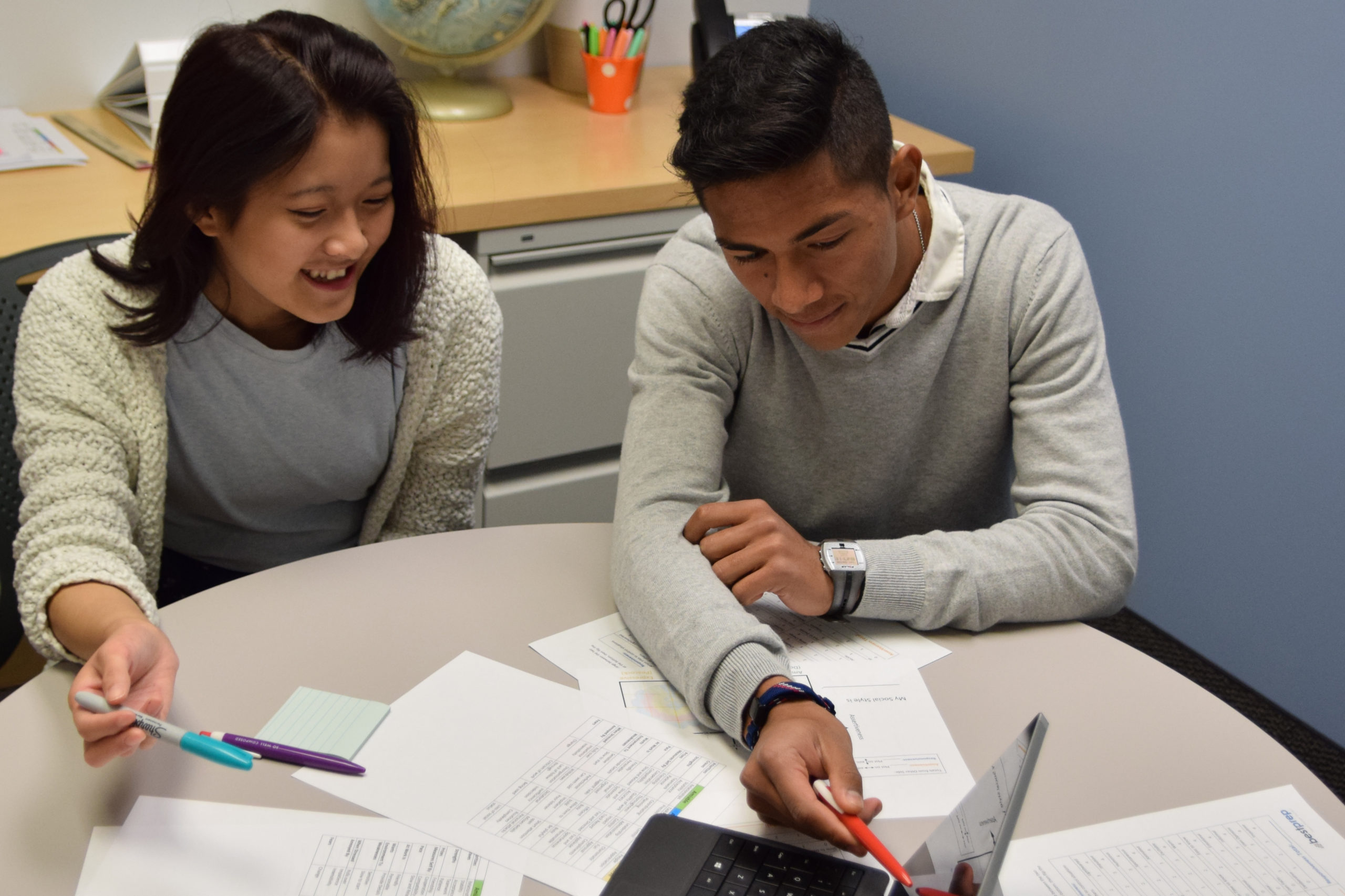 DSC_0032 (3) students working at laptop